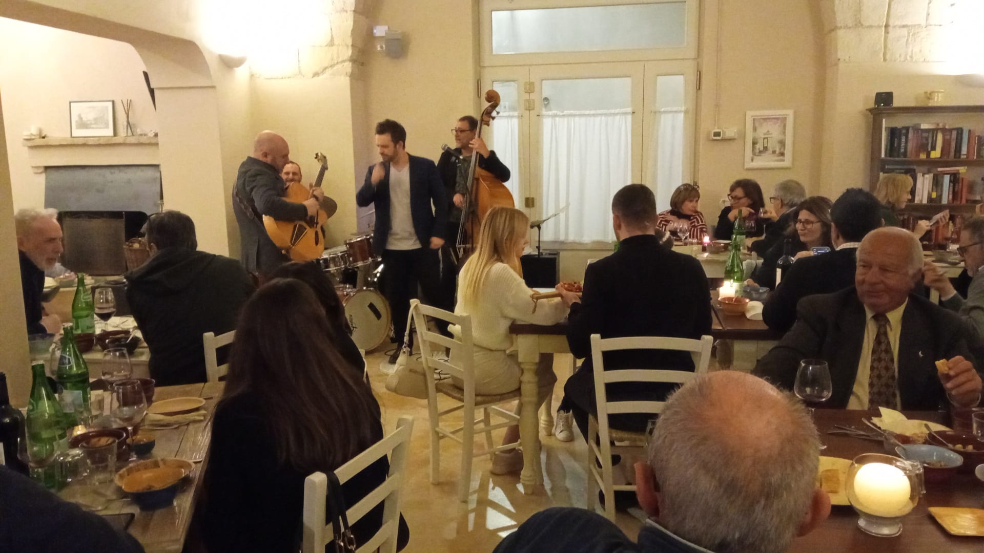 Note a Borgo, successo a Bernalda per il concerto del Giuseppe Venezia Trio Special guest Benny Benack