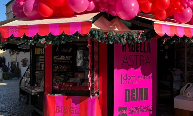 Matera, Piazza Vittorio Veneto si trasforma: la storica Edicola Futura diventa pop-up dedicato al beauty made in Italy